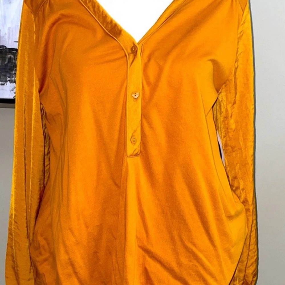 Old nave Women's mustard yellow longsleeve -size M